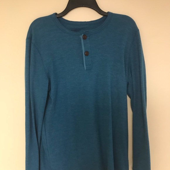 Comfy Blue Knit Shirt - Picture 2 of 3
